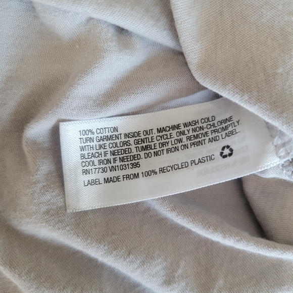 Universal Thread 'Love More' Cap Sleeve TShirt M EUC Light Gray 100% Cotton - Picture 4 of 6